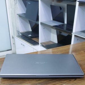 Asus VivoBook 14