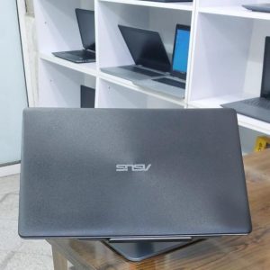 Asus K550 i7-7700hq-16gb-256ssd 4g GTX 950