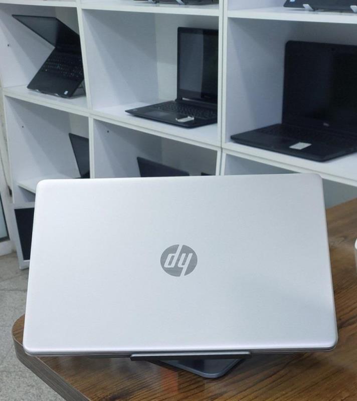 Hp Laptop 15 i3 1115G4 8G m.2 256G HD up to 4G