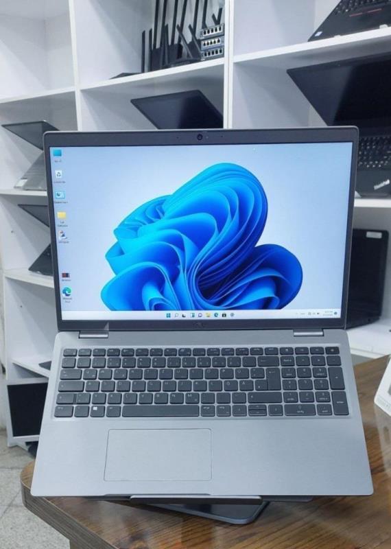 Dell Latitude 5520 i7 1185G7 16G m.2 128g 2g MX 450